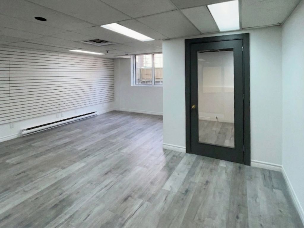 Prime location in the heart of Old Montr�al