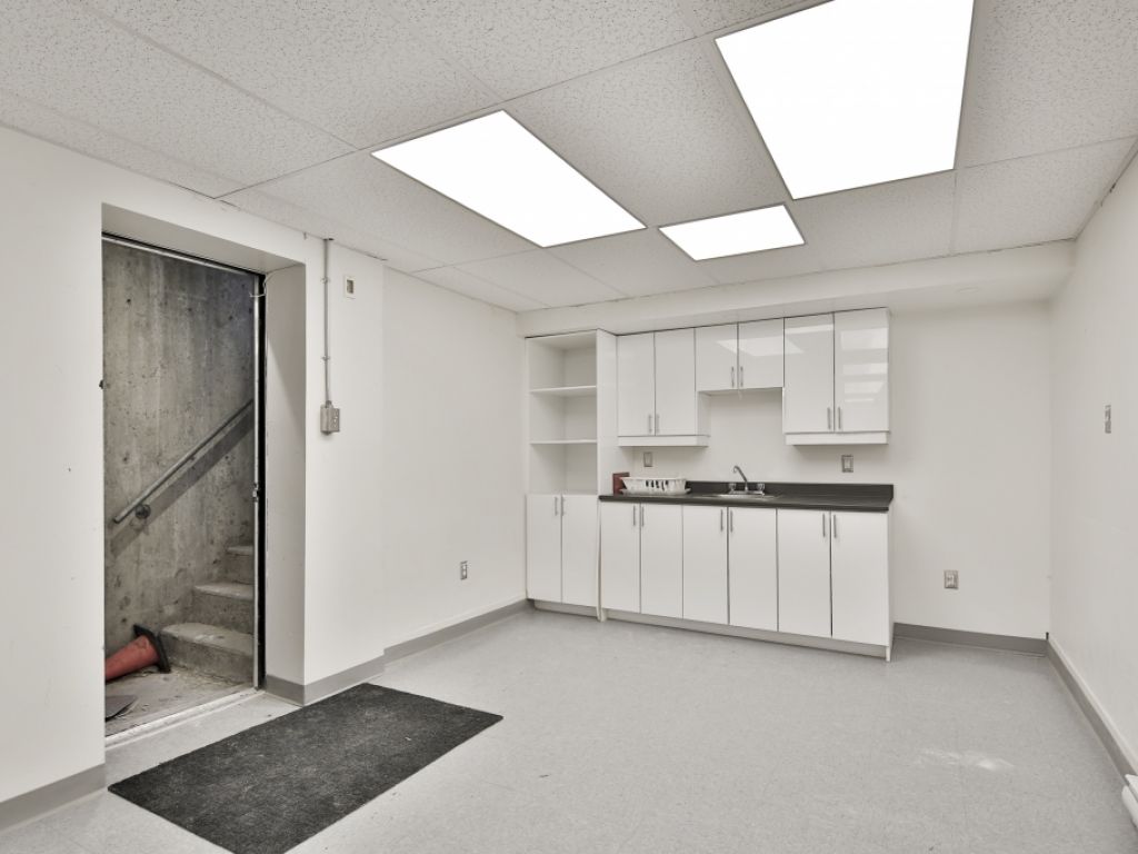 Basement of a renovated building in Villeray for rent