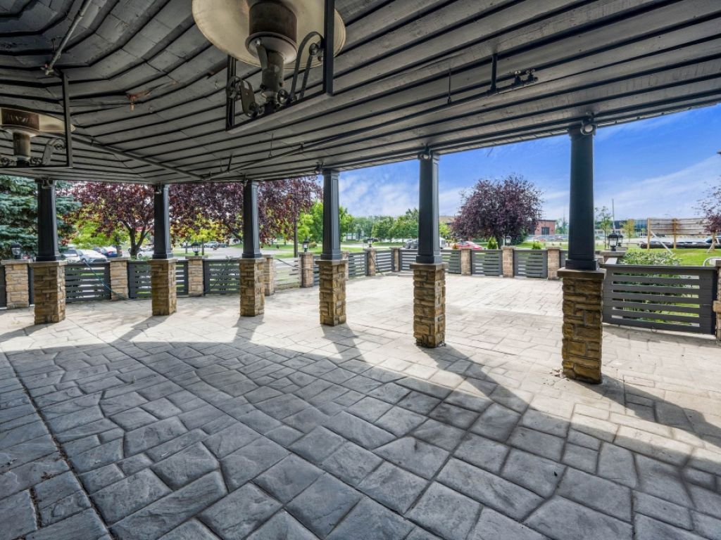 Commercial space 2,398 or 3,497 sq. ft. for rent Boucherville