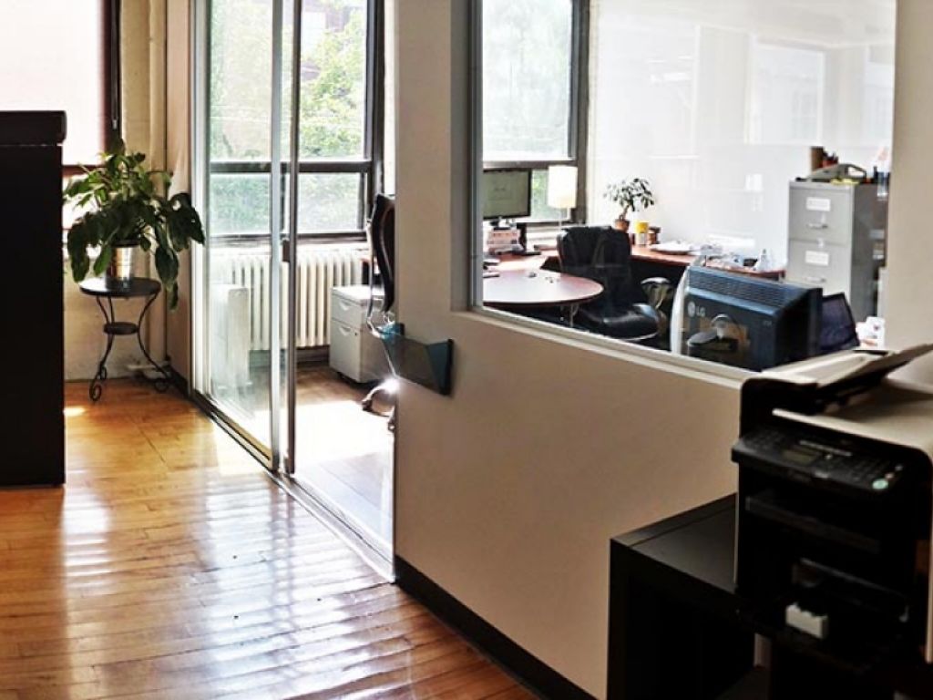 Closed office spaces for rent on plateau Mont-Royal