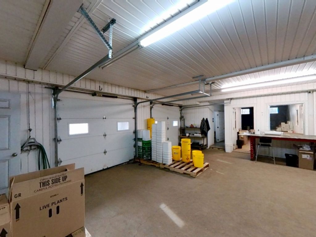 LOCAL INDUSTRIEL NEUVILLE