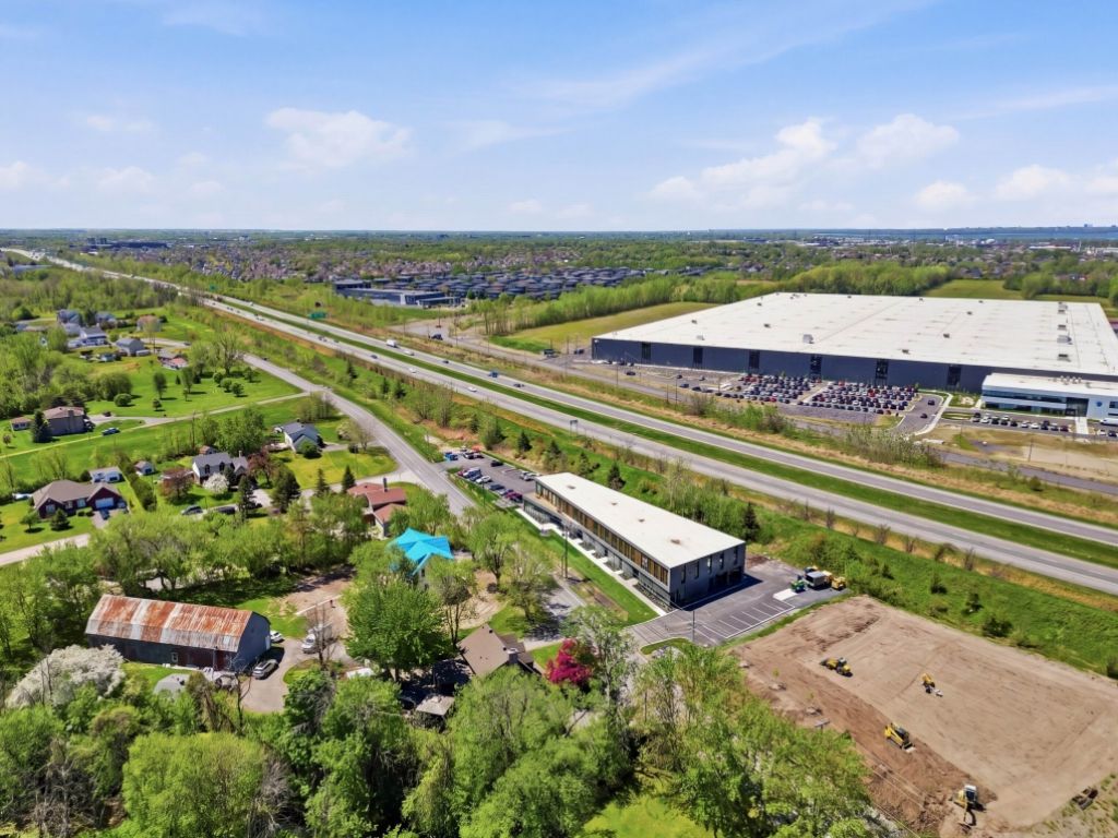 Espace Industriel et Commercial de 1er Choix � Louer