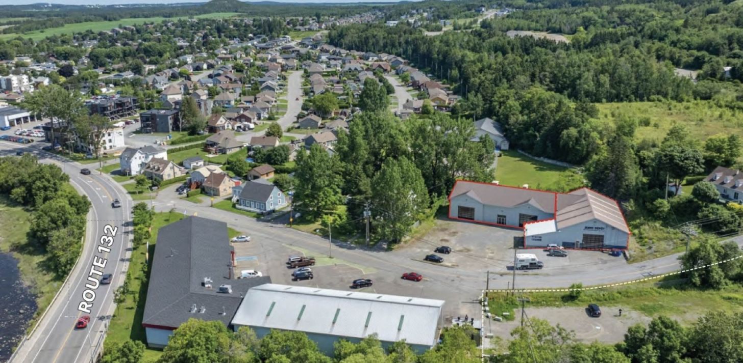 Commercial space for rent Riviere-du-Loup 2,000 to 9,828 sqft - For Rent
