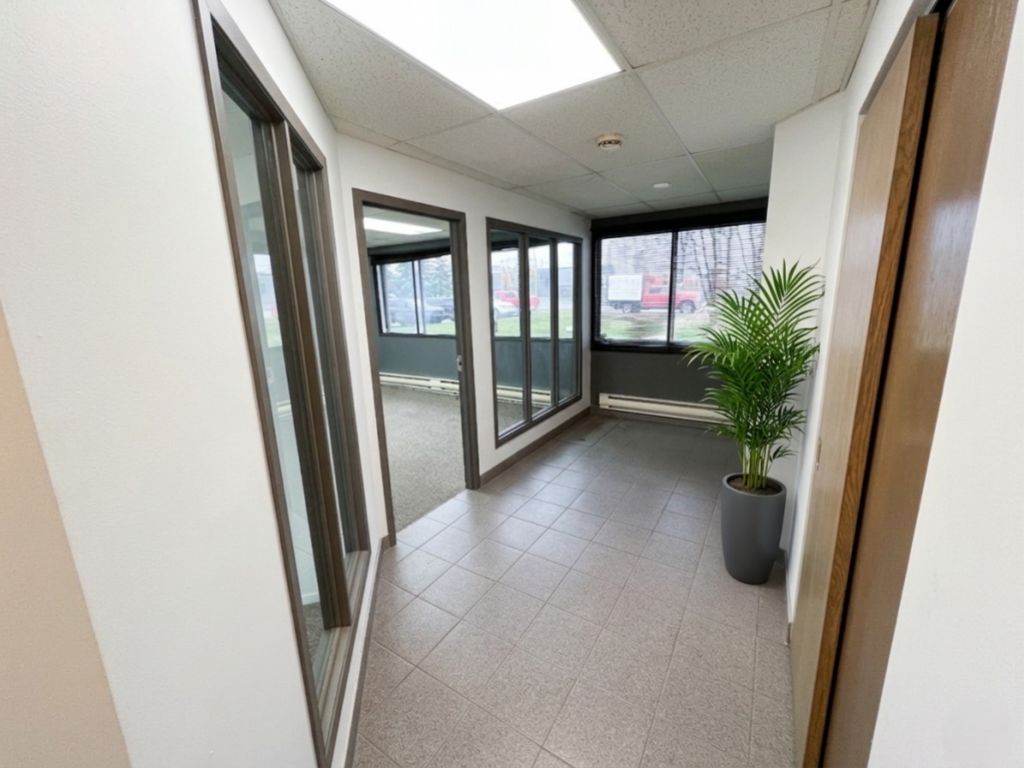 Office and Light Industrial Spaces for Lease in Saint-Bruno