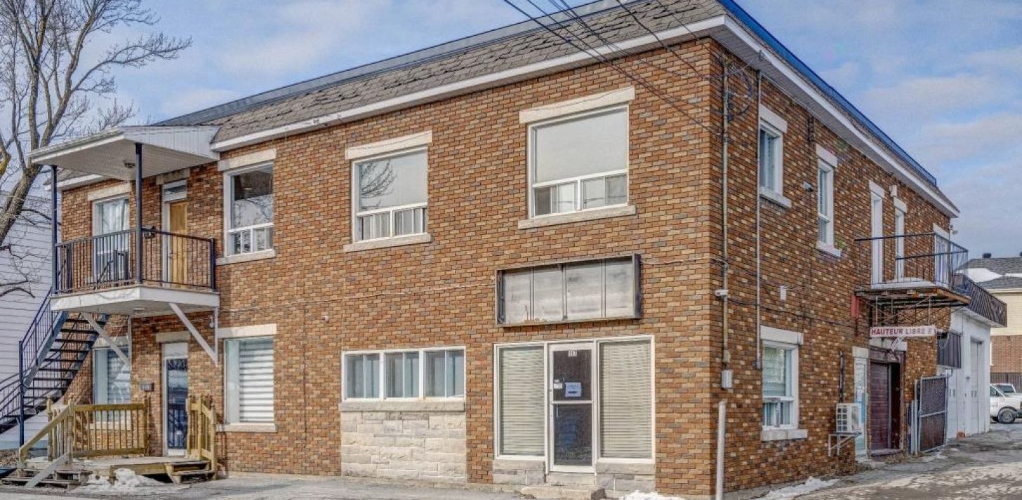 Offices with Storage, 3 Garages, 2 Loading Docks� St-Jerome - For Rent