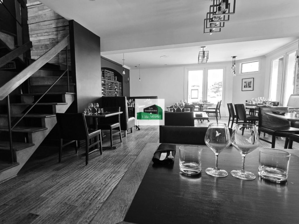 Local commercial  louer Montral - terrasse prive 