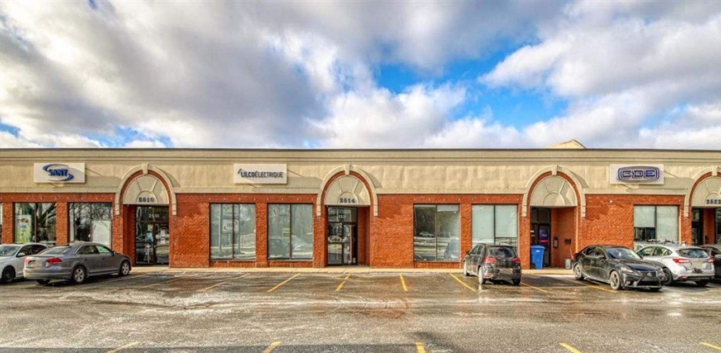 Commercial/Light Industrial Space for Rent � 2514 Boul. Le Corbusier, Laval (Chomedey) - For Rent