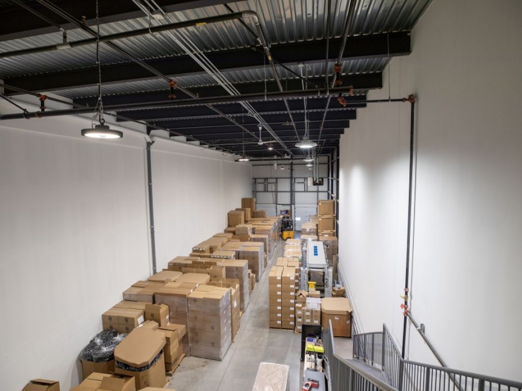 Industrial Space for Rent of 5 577 sq. ft. | | Boisbriand 