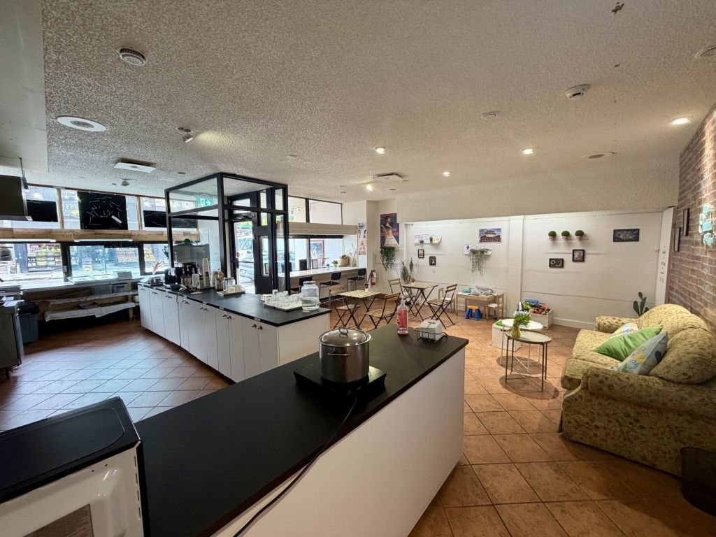 Prime location | 1,670 sq. ft. | Mont-Royal Ave.  Plateau