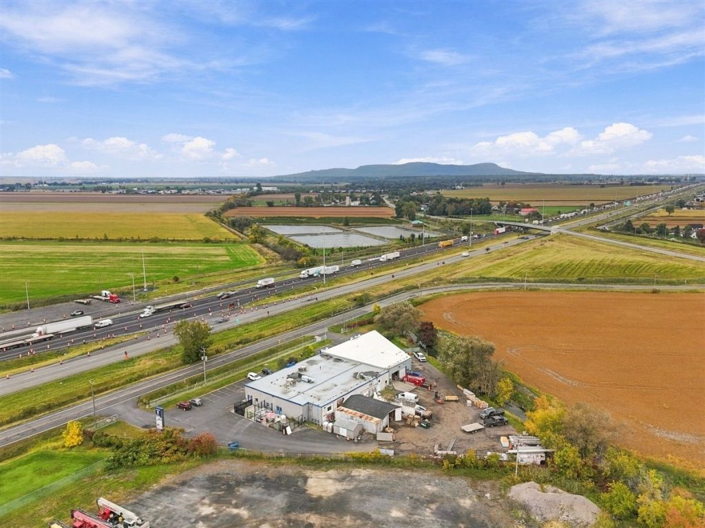 B�tisse commerciale/Bureau � vendre