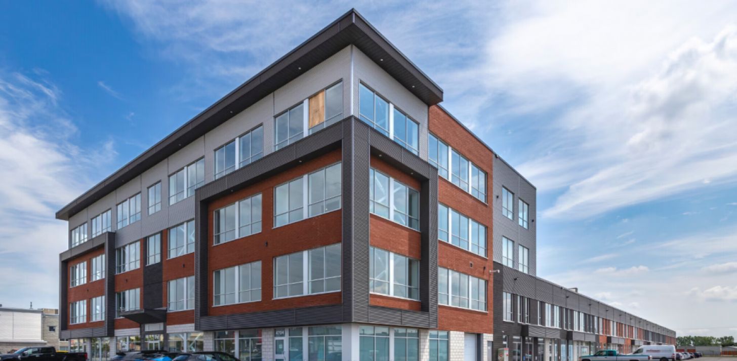 Bureau à louer | Laval | 3 000 à 10 000 PI²  - À louer