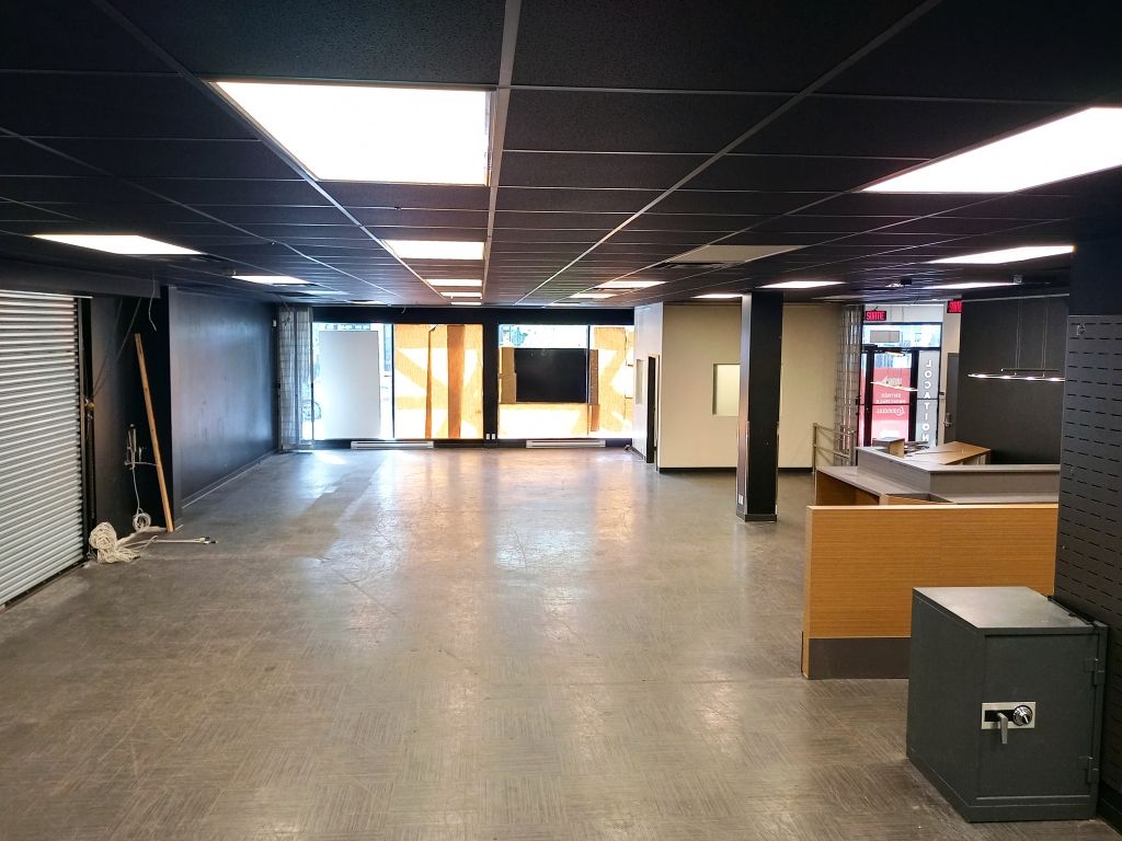 Turnkey commercial / office space on Saint-Hubert