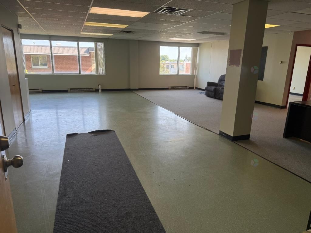 Large space on 2nd floor 2,900 sqft Montreal Mercier