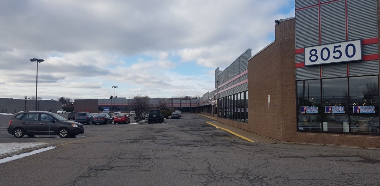 Commercial space for rent in Brossard - For Rent