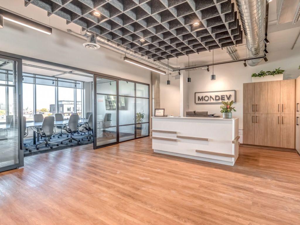 Espace de bureau neuf  louer au Mile-Ex 
