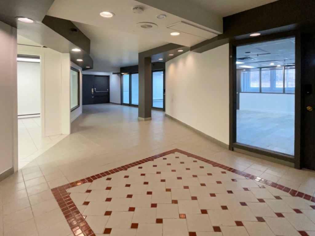 Prime location in the heart of Old Montr�al