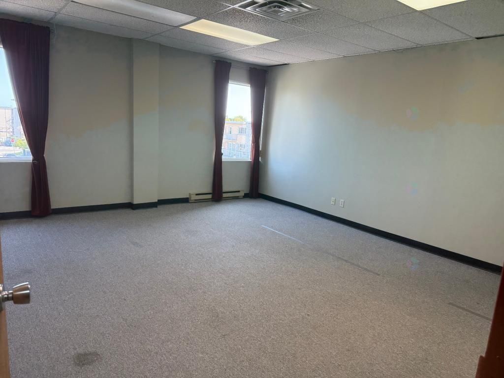 Large space on 2nd floor 2,900 sqft Montreal Mercier