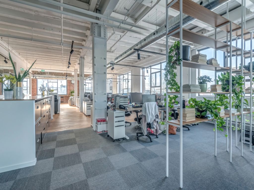 Espaces bureaux et industriels  louer-District Beaumont-6833 De L'pe