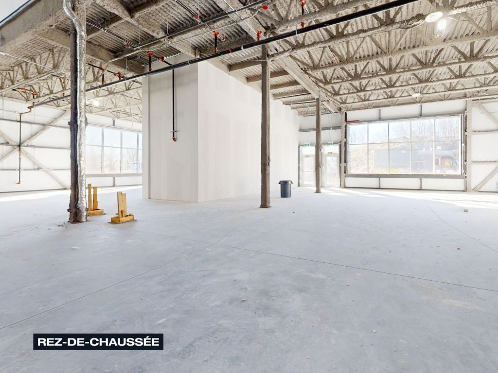 FROM 6765 S.Q.FT INDUSTRIAL SPACES FOR RENT - Saint-Jrme
