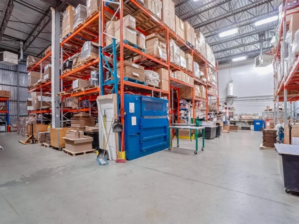 Industrial building for sale