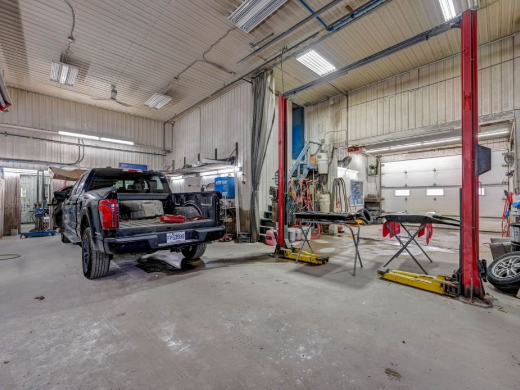 Garage 5 portes � vendre Berthierville Lanaudi�re