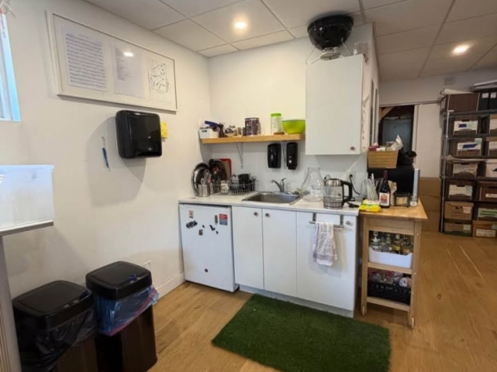 Local commercial � louer sur la Plaza Saint-Hubert � Emplacement de choix