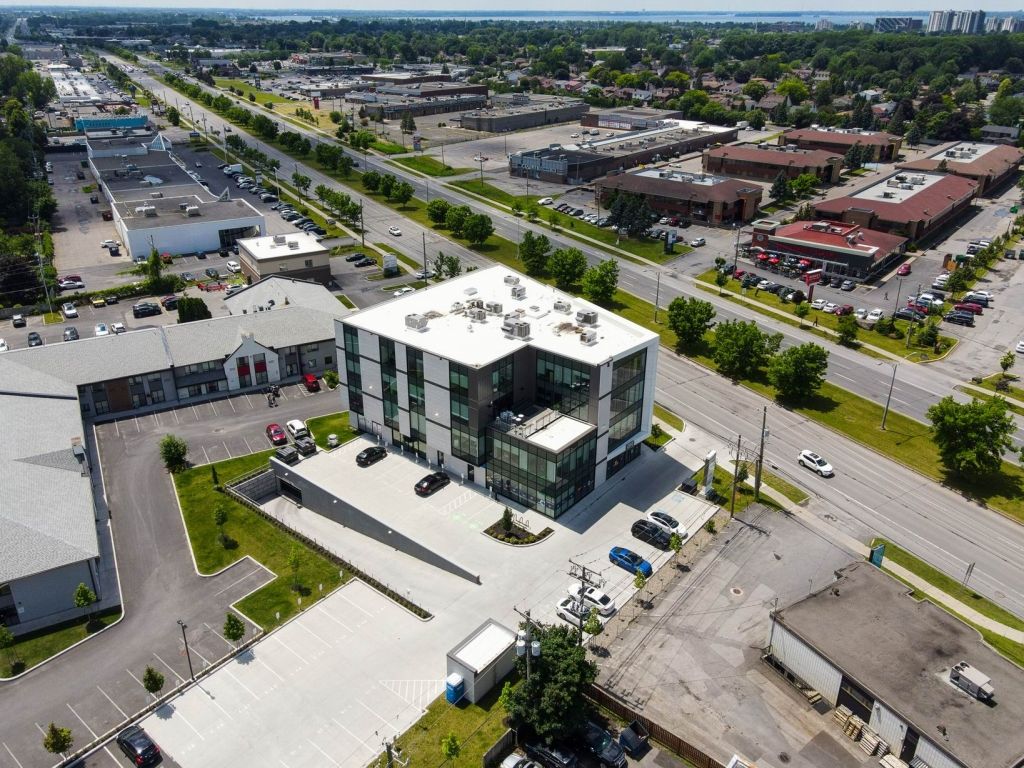 Coworking spaces / Office for rent Turnkey Brossard