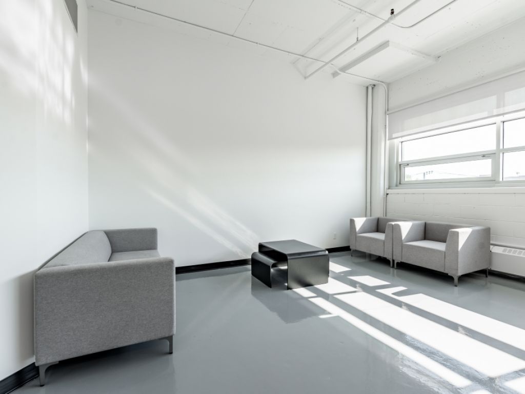 MOVE-IN READY LOFT OFFICES IN AI HUB