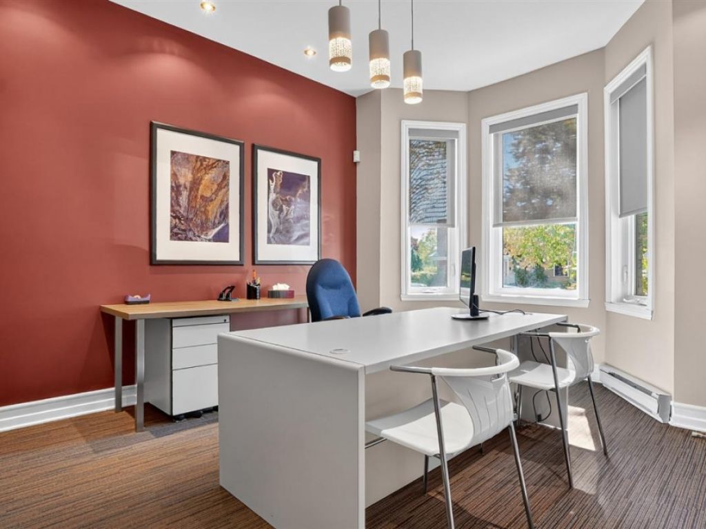 B�tisse commerciale/Bureau � vendre