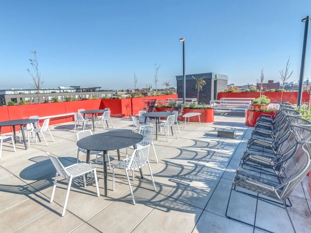 Espace de bureau neuf  louer au Mile-Ex 