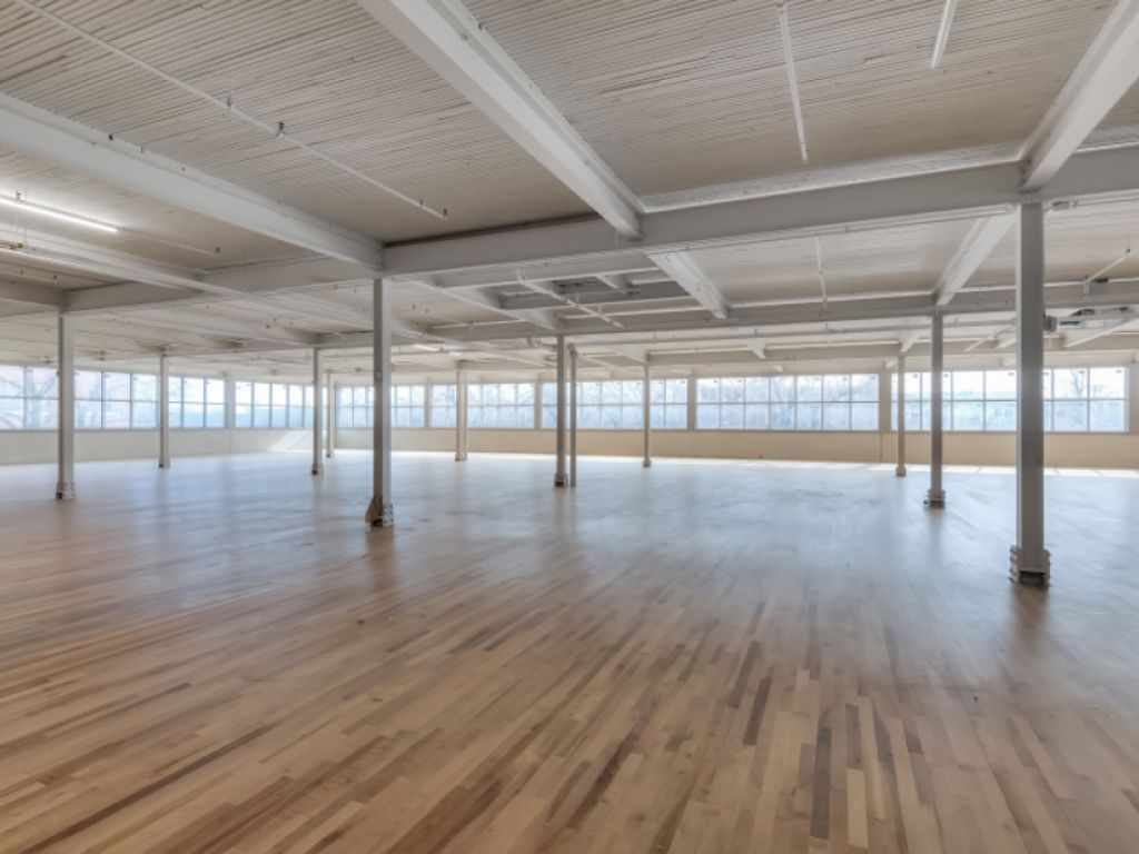 Renovated office space for rent in HOMA, loft-style sunny corner