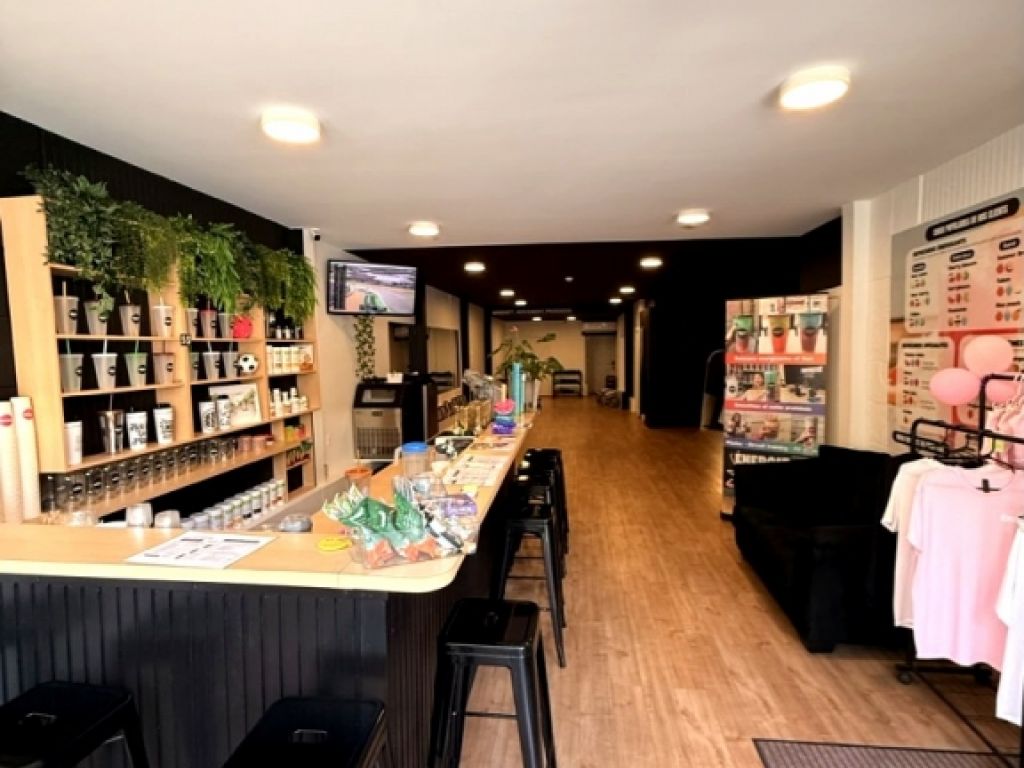 Business Collaboration Opportunity � 700 sq. ft. Shared Space