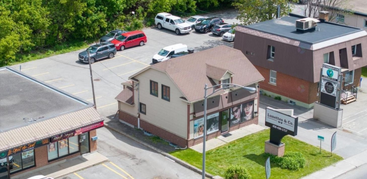Building for rent Cure-Labelle Blvd Sainte-Therese - For Rent