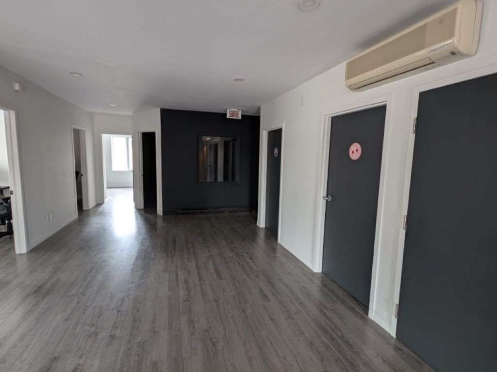 Office space 1,740 sqft for sublease in Magog