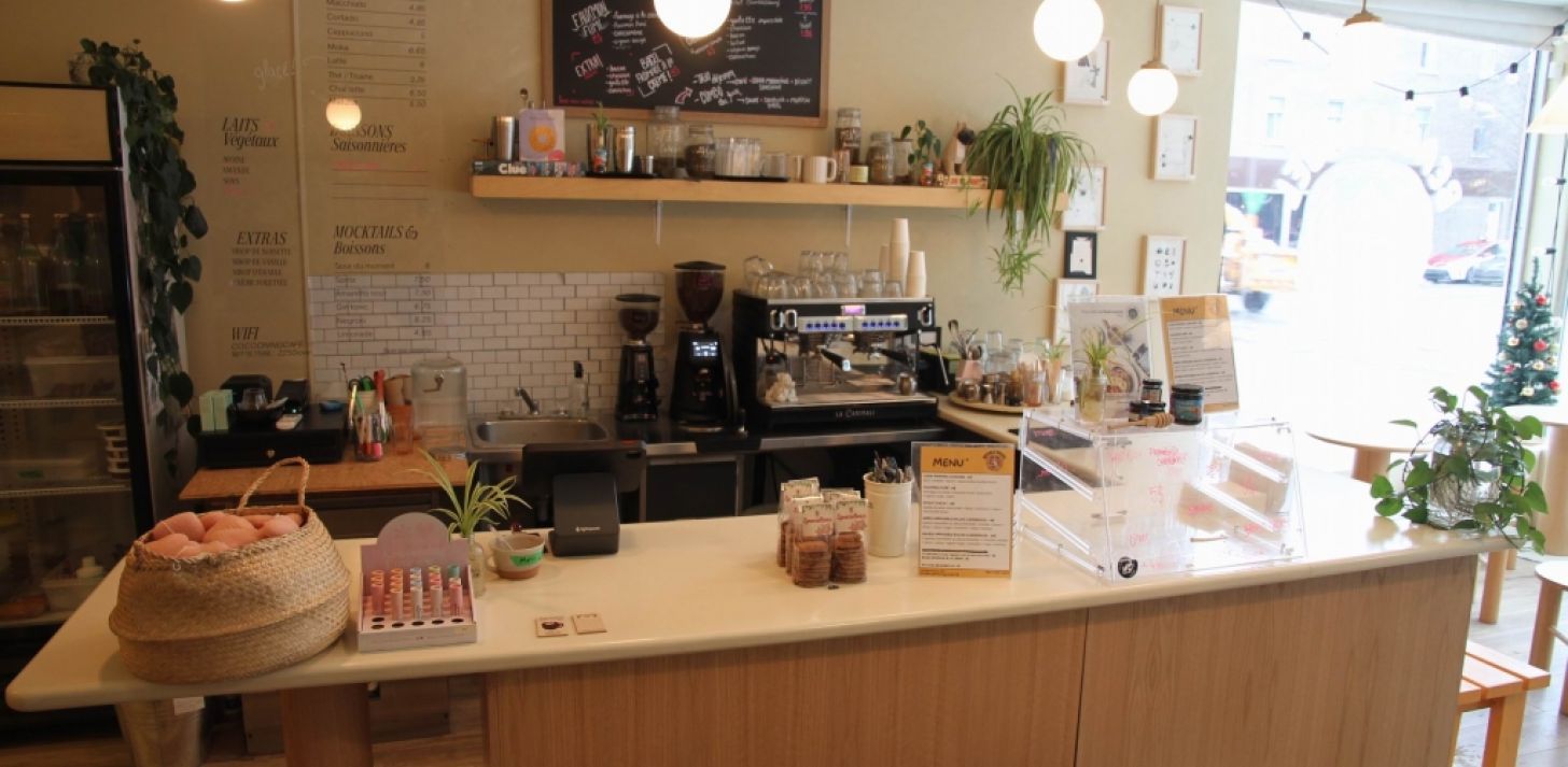Charming Café for sale Av. Mont-Royal Montreal - For Sale