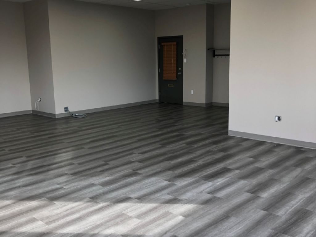 📢 Commercial Office for Sublease in Magog – 1,060 sq. ft. | Parking Included | 🔥 Last 2 Months FREE! 🔥
