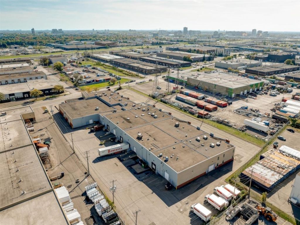Industrial space for lease - 1471 Rue Berlier