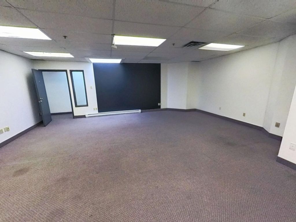 PLAZA LAVAL - STE-FOY - BUREAUX 275-295