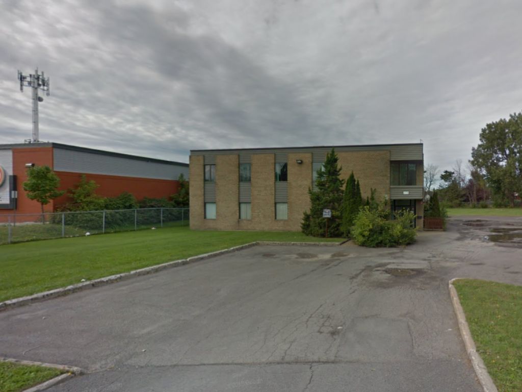 Office space for lease near Mall Champlain