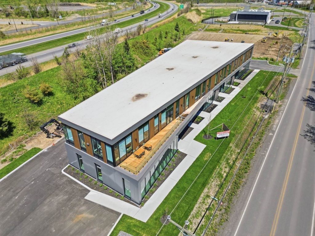 Espace Industriel et Commercial de 1er Choix � Louer