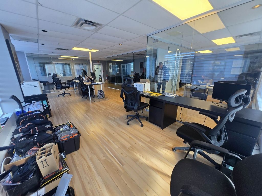 Bureau � louer 1400 pc au rdc Brossard