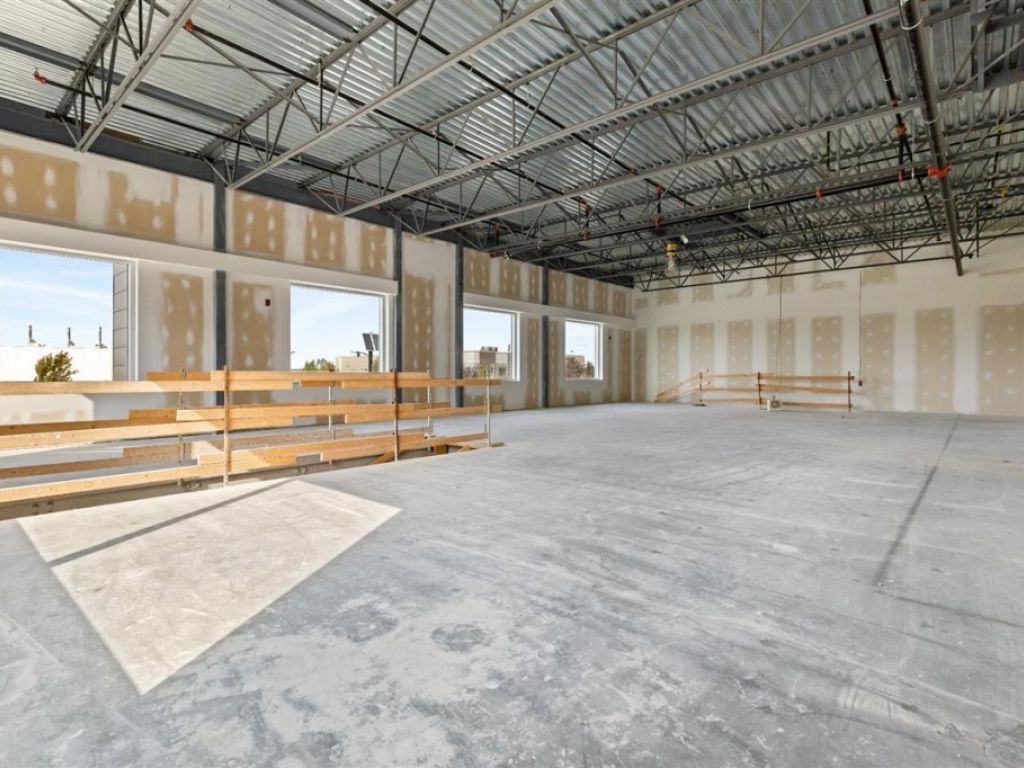 Industrial/Office/Showroom Space for Rent � 306 All�e du Golf, unit 104-112, Saint-Eustache