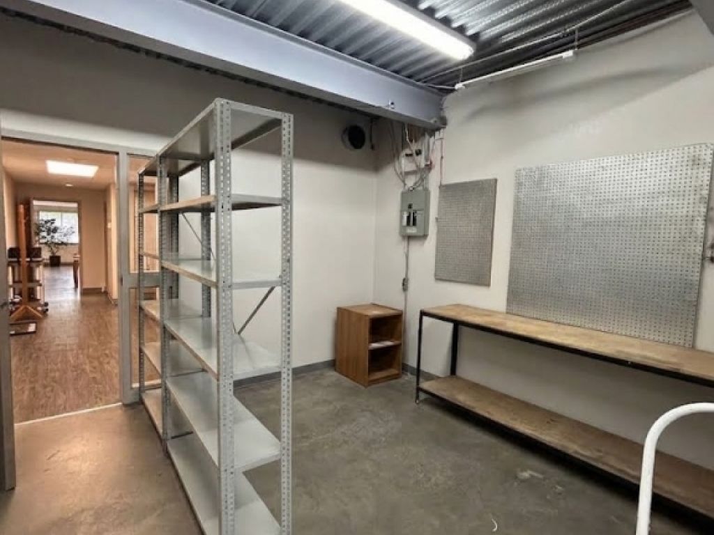 Office and Light Industrial Spaces for Lease in Saint-Bruno