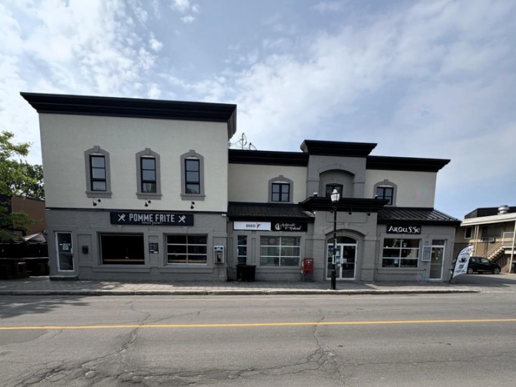 Bureau commercial situ� au 13 rue Blainville Ouest, Sainte-Th�r�se