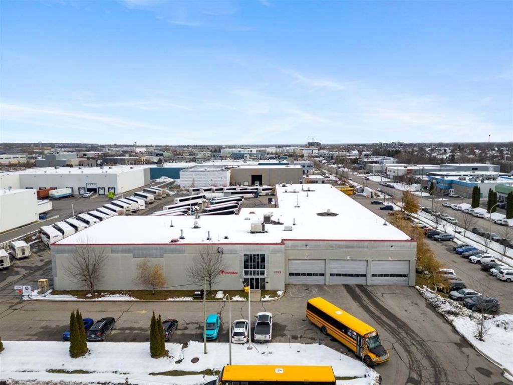 Industrial space for lease - 4243 Rue Marcel-Lacasse