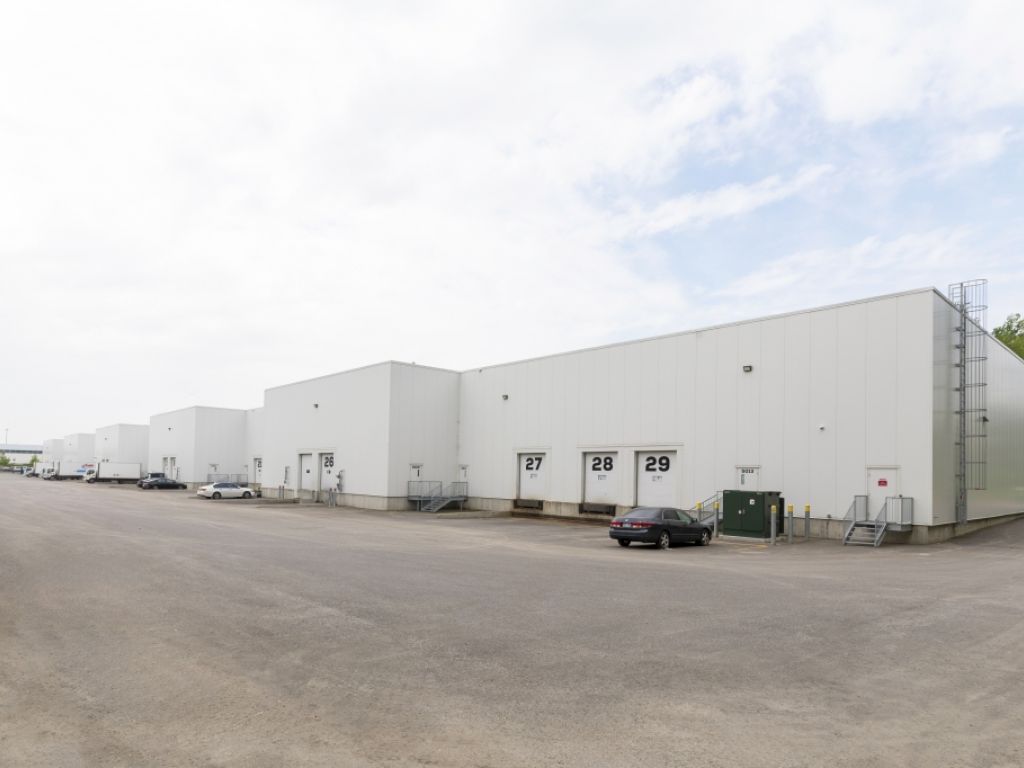 Local for Rent Laval - 6275 PI2 with mezzanine