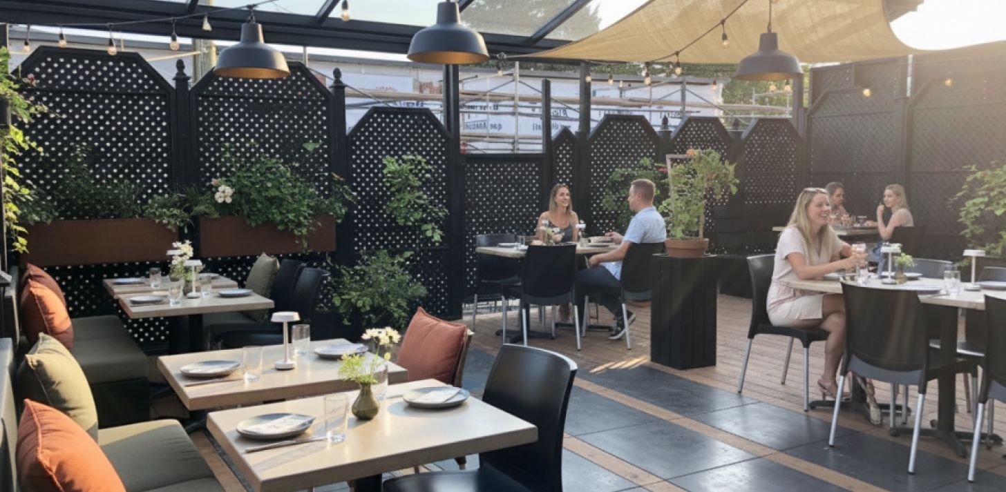 Local commercial à louer  3200 pi² + terrasse privée  Coin de rue à haute visibilité  Idéal restaurant ou projet alimentaire - À louer