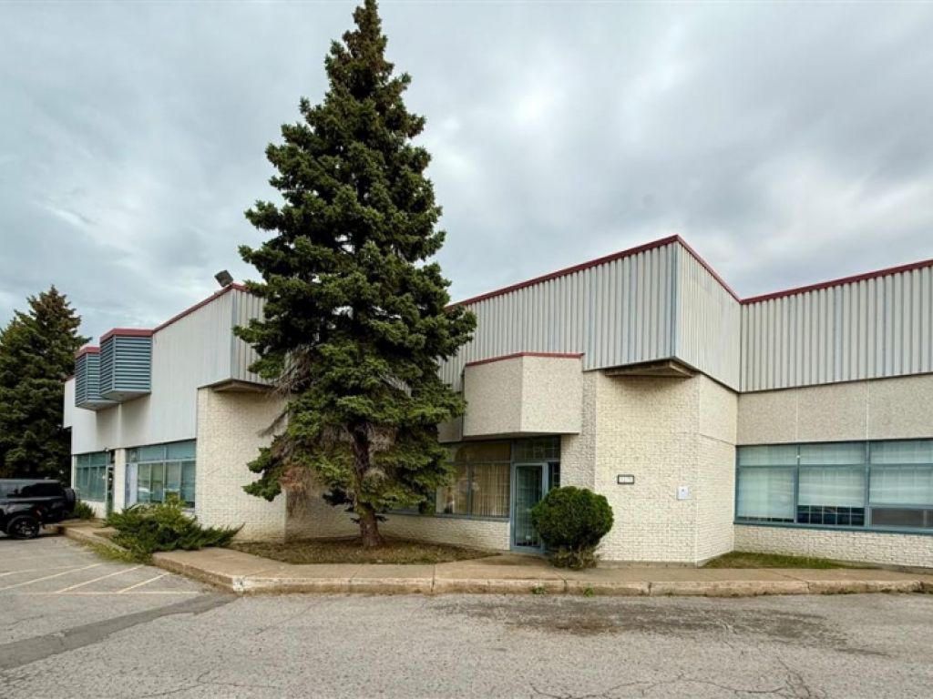 Industrial space for lease - 1275 Rue Bergar, local A