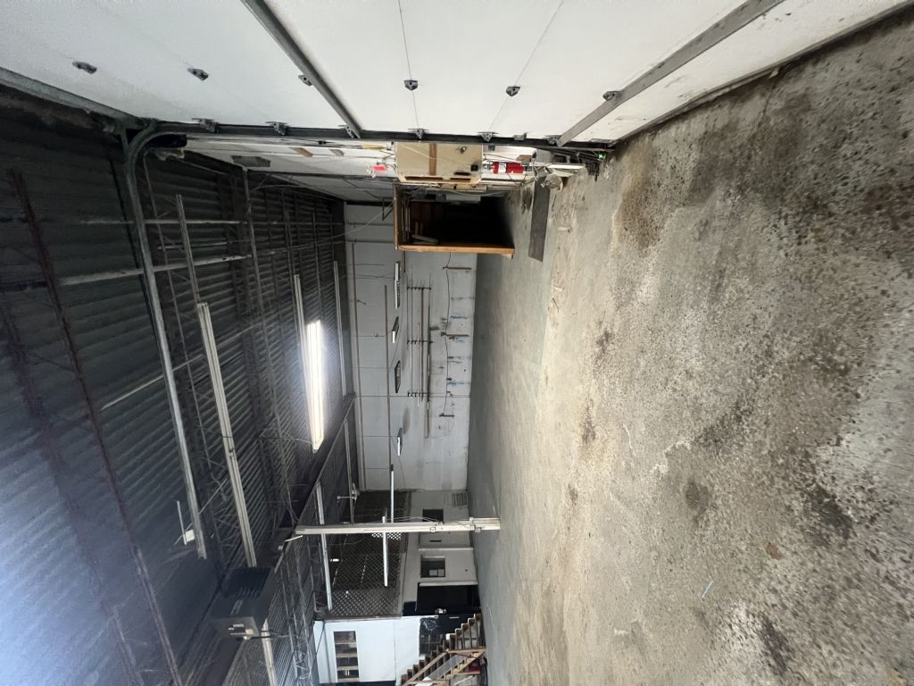 LOCATION TEMPORAIRE � ~2 000 pi� entreposage/projet, Place Nobel, Sainte-Julie