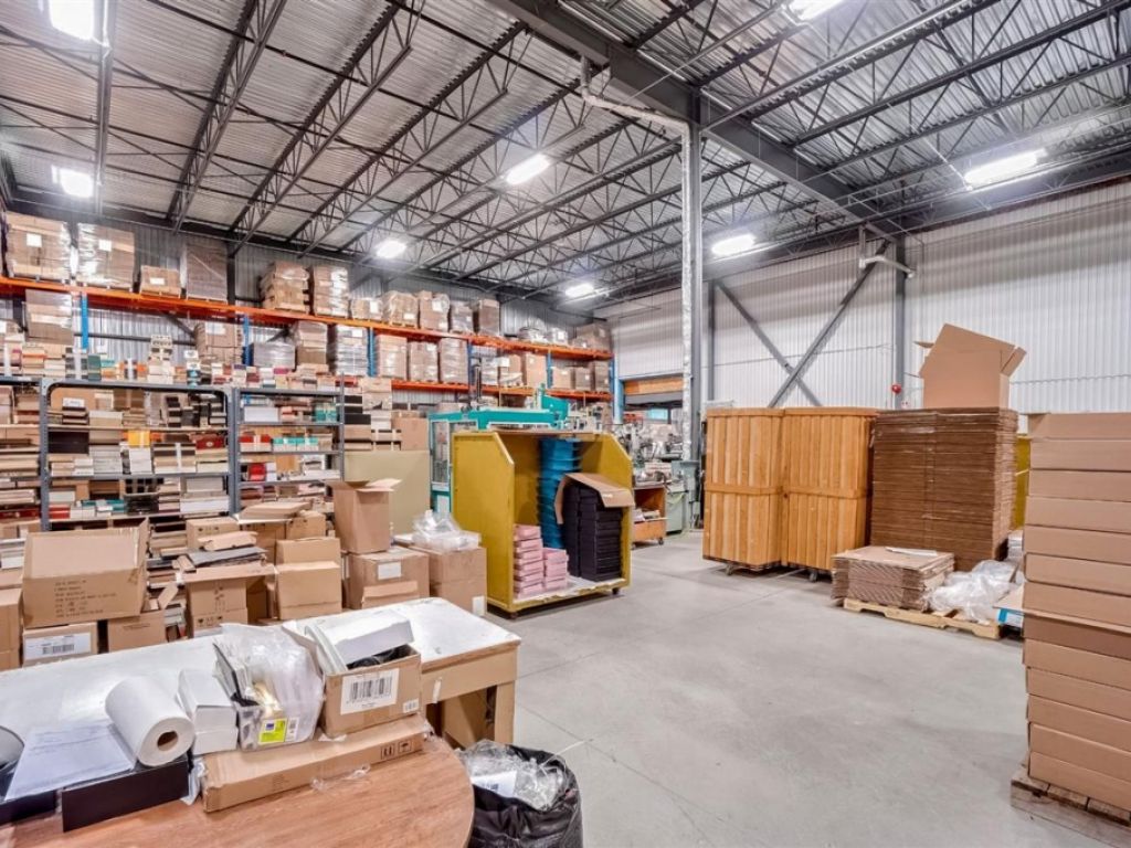 Industrial building for sale